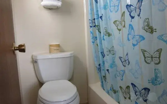 Hampton Harbor Motel