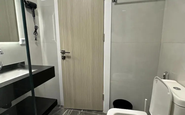 Charming Amman Apartment With Electric Heating & WiF