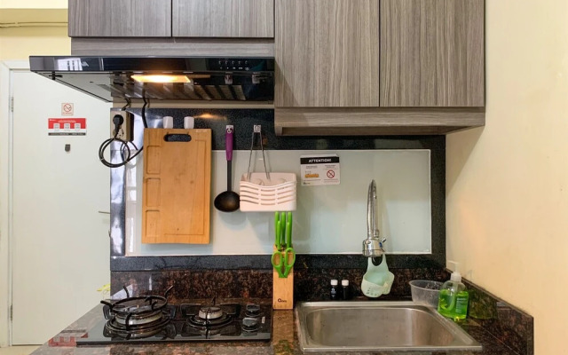 Homey And Tidy Studio At Green Pramuka City Apartment