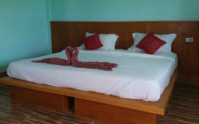 Lanta School Beach Resort
