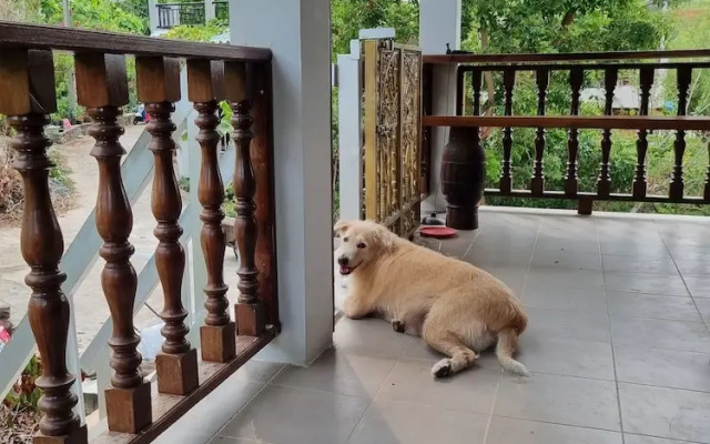 Sawasdee Sichang Resort