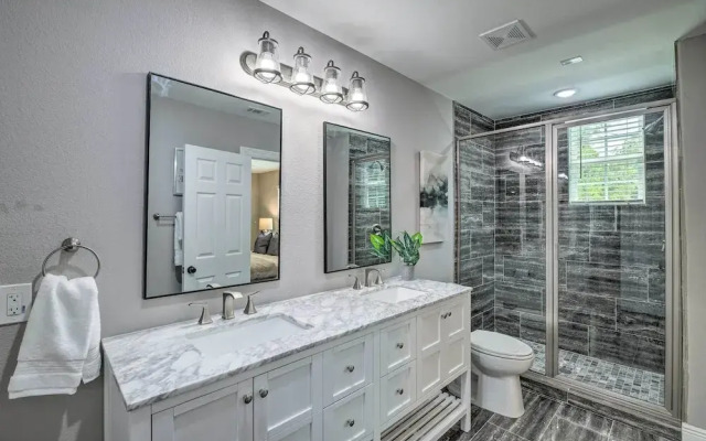 Spacious Houston Family Home With Game Room!