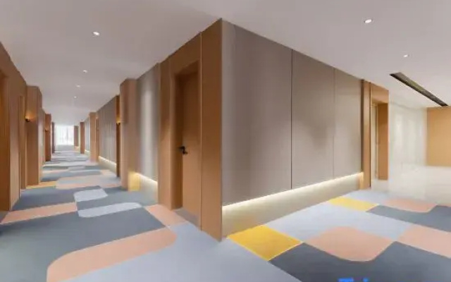 Shunqian Business Hotel