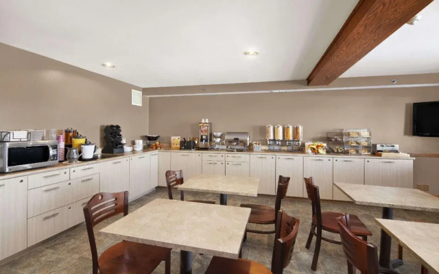 Travelodge Suites by Wyndham Halifax Dartmouth