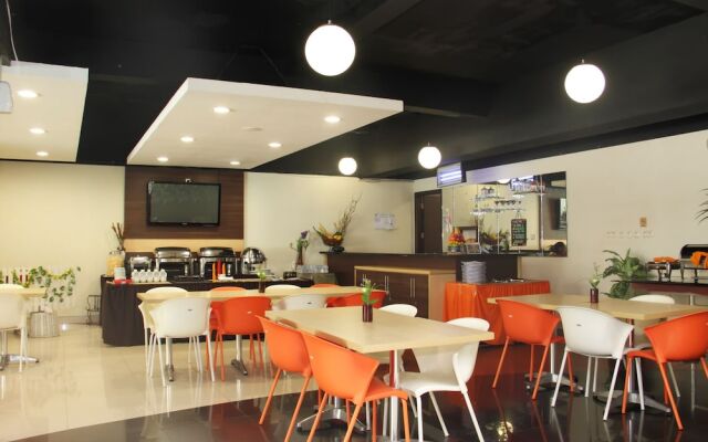 Airy Panakkukang Boulevard Topaz F8 Makassar
