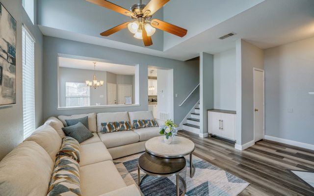 Pet Friendly! Renovated Arlington Home Near At&t