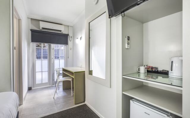 Skyways Hotel Airport West