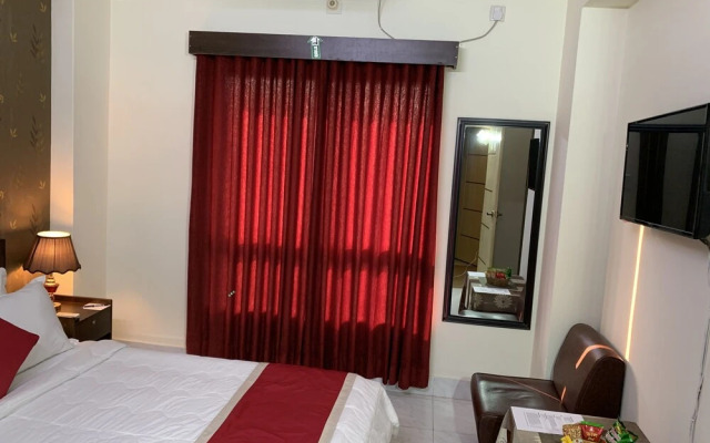 Hotel Grand Circle Inn