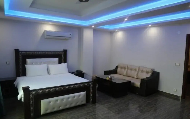 Pool & Park Hotel