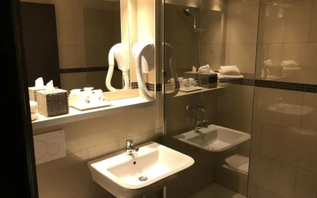 Enzo Hotel Brétigny
