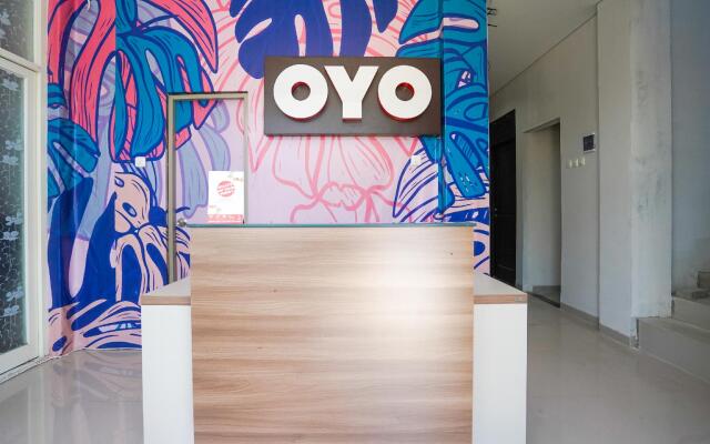 OYO 318 K1 UPN Rungkut Madya