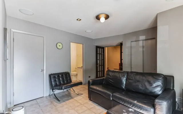 Family-Friendly South Loop Escape by RedAwning