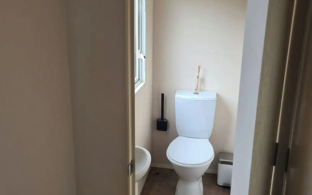 2 Bed Lodge - Sleeps 5 - Parking - Pets - Wifi