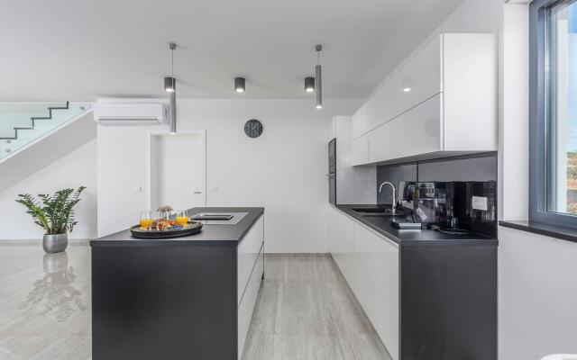 Amazing Holiday Home In Novigrad With Bubble Bath