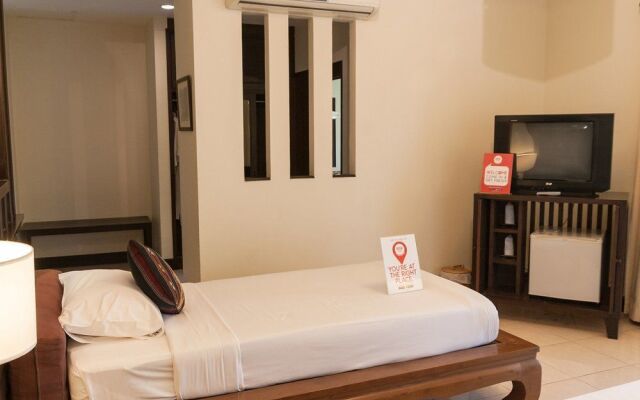 NIDA Rooms Saket Valley 200 Station