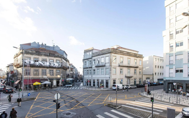 Cute & Bright Flat w/ AC by LovelyStay