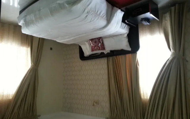 Tenache Hotels