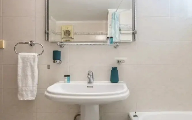The White Marble Luxury City Apt