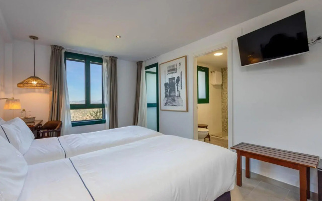 TUGASA Hotel Arco de la Villa