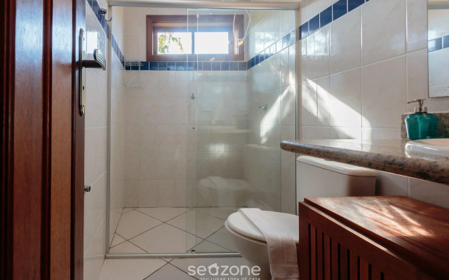Linda Casa com piscina e churrasqueira URA0015