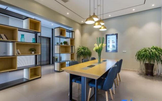 Homeinn Selected Hotel (Xuzhou Ximatai Hubushan Subway Station)