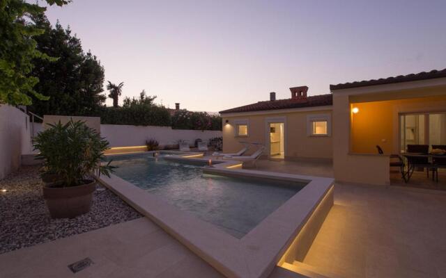 Charming villa Manuela with wonderful pool near the beach