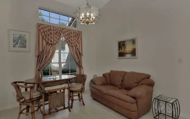 Sunbury Court Home
