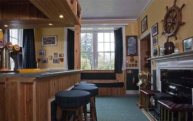 Mackinnon House and Archie's B&B