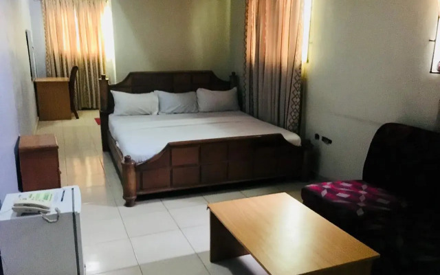OmoLucas Hotel & Suites