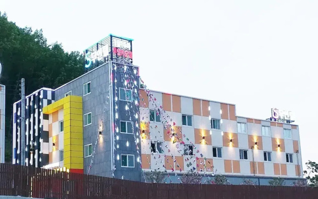 S Motel