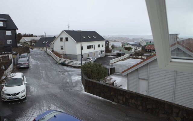 Mørk Apartments