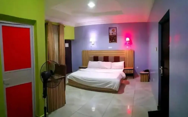 Side View Hotel