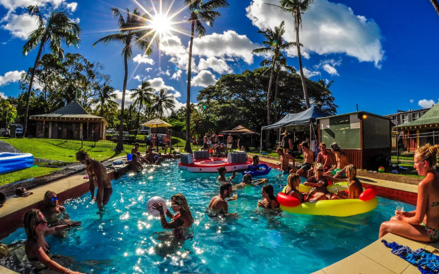 Nomads Airlie Beach