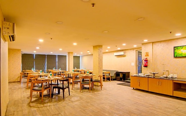 Treebo Trend Apple Tree Express