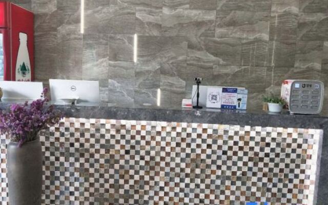 Huaxi Hongta Avenue High-speed Railway Station