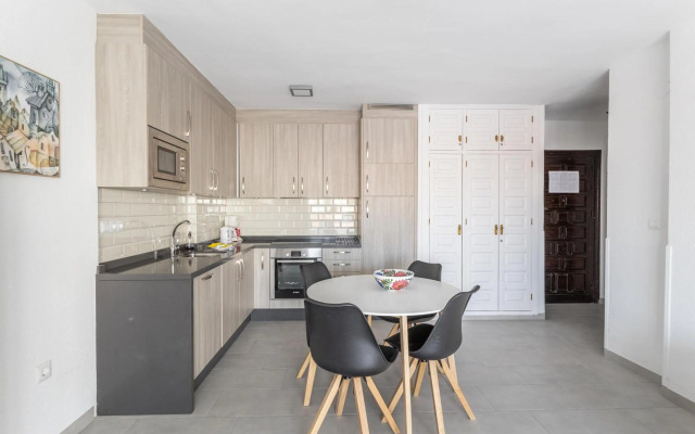 A410 Frontlilne Apartment