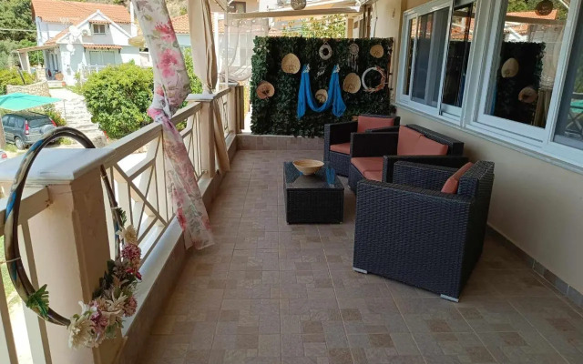 Angela Hilltop Apt 1