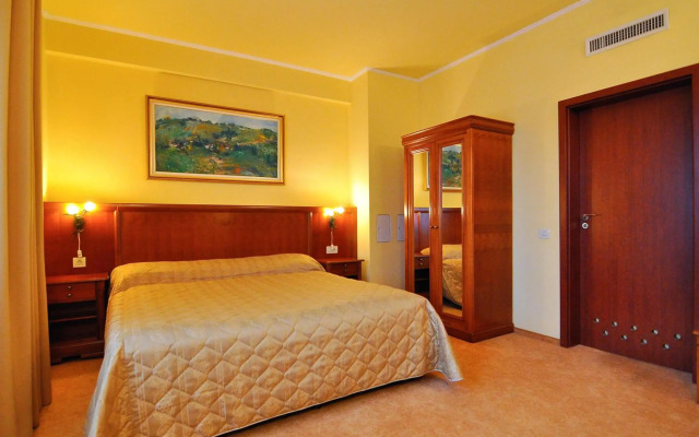 Hotel Maxim