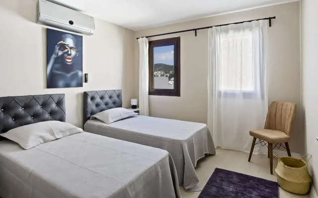 Central Flat With Shared Pool Near Beach in Bodrum