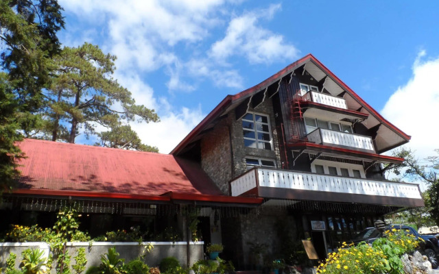 Log Cabin Hotel-Baguio