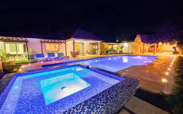 "sun & Soul - Caribbean 9br Villa In Sosúa!"