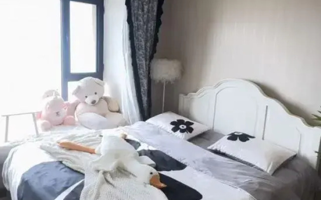 Shiyi Seaview Homestay (Dalian Lvshunkou Huafa New Town Branch)