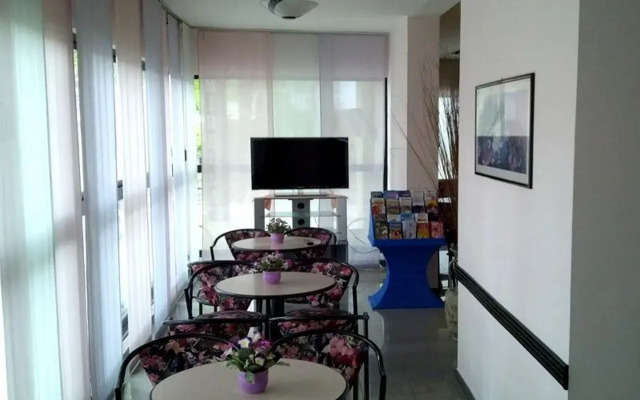 Vinsea Hotel