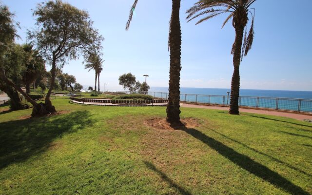The Seasons Beach Design Studio Sea View