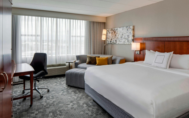 Courtyard by Marriott Boston Logan Airport