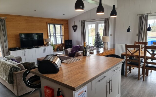 Charming 3-bed Lodge in Bury Saint Edmunds