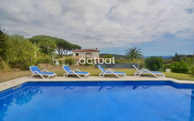 Casa Xiprers, 7 "Villa Santina"