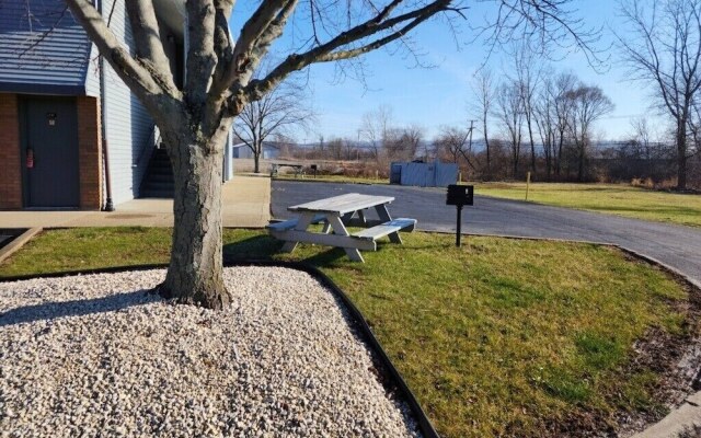 Super 8 Newcomerstown