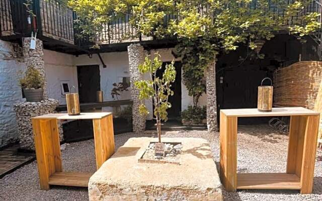 Stable Yard Rooms
