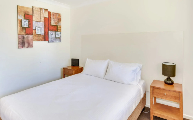 Nightcap at Golden Beach Tavern